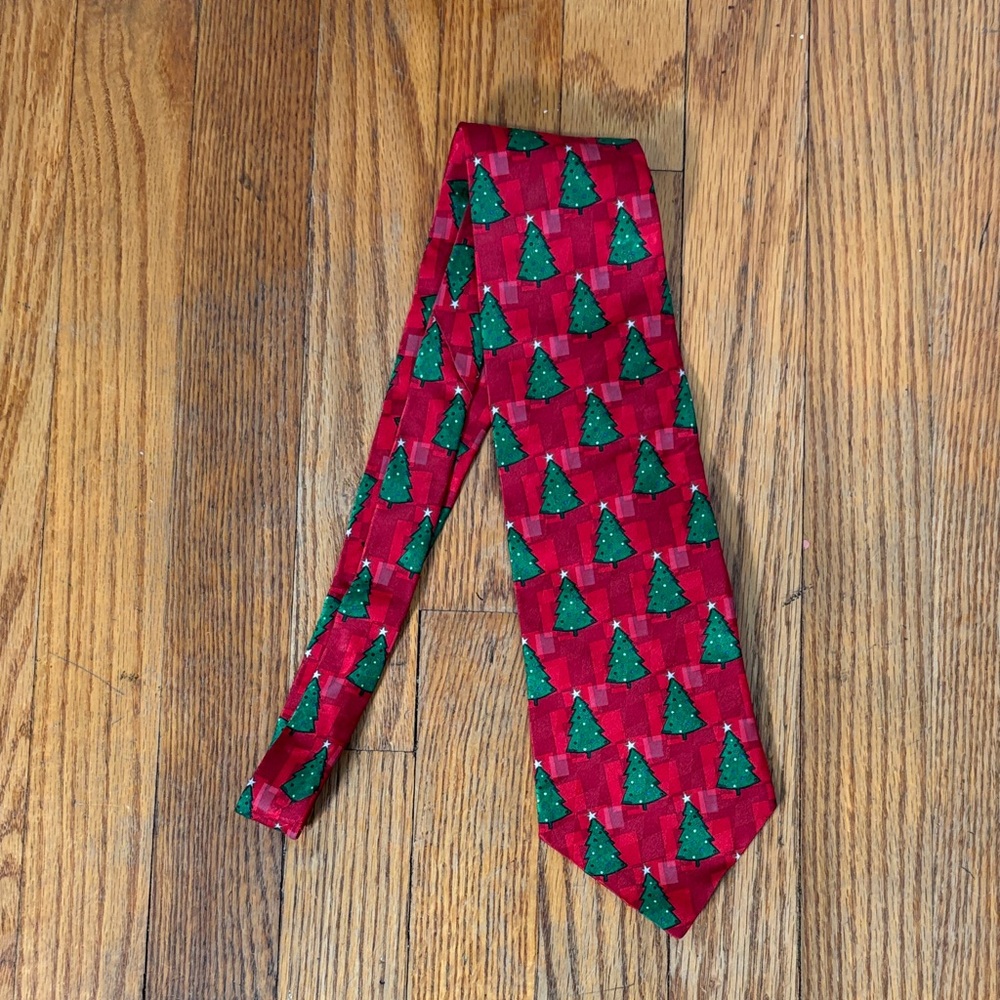 Holiday Traditions Hallmark 100% Silk‎ Christmas Tree Tie Men's Necktie